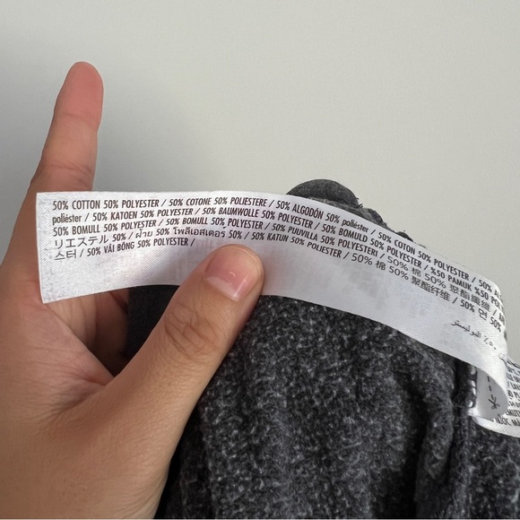 Disney Parks Pirates of The Caribbean Dead Men Tell No Tales Hoodie-Size XS - Picture 7 of 7